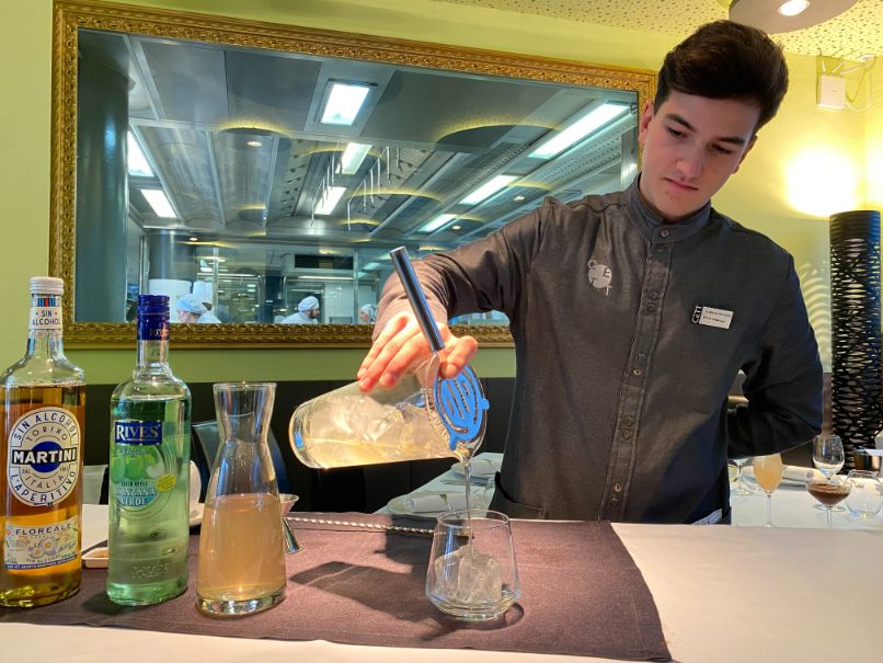 Elaboració dels còctels a l'Aula Restaurant